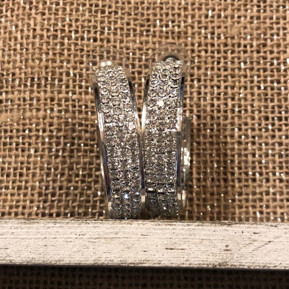 Jewelry - Picture 2 of 3